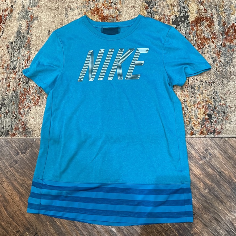 🔥 Youth NIKE Short sleeve Dri-fit Size LARGE blue